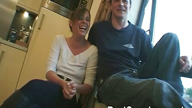 Ricci cameriera con pigro casa video hard gratis 18 anni affascinante bionda