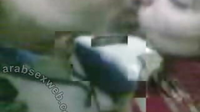 La ragazza, film porno gratis in tv il suo culo davanti all'uomo e le sue gambe nel culo