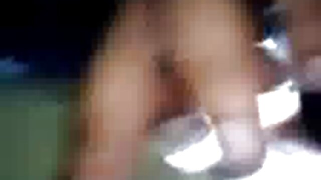 Bella piccola slut hard gay video gratis cerca un cazzo enorme